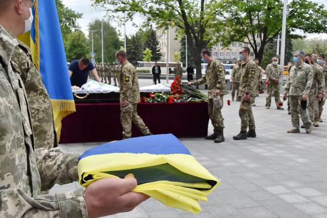 Україна прощається із героєм-танкістом_1