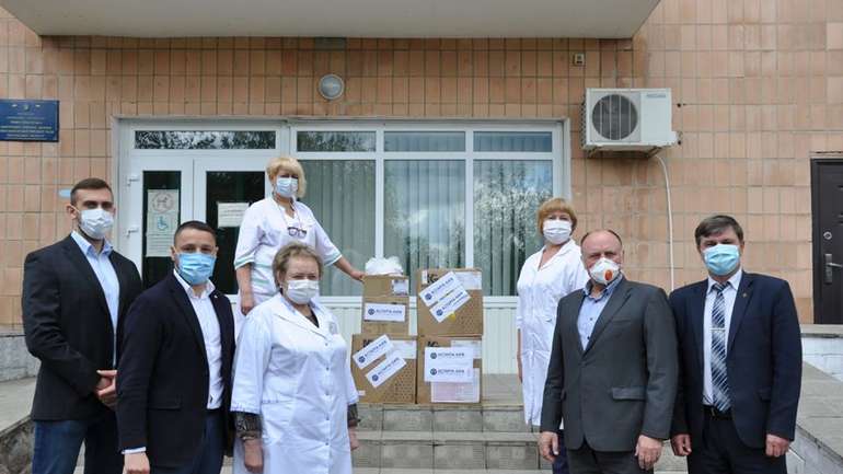 Лікарі Новосанжарського району отримали благодійну допомогу