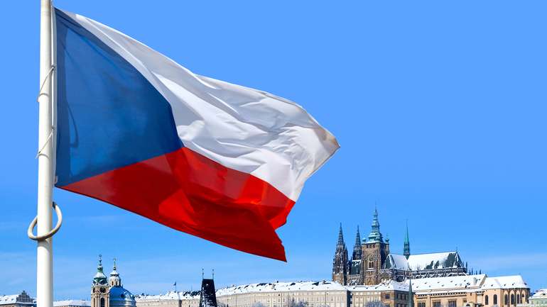 Чехія висилає російських «дипломатів» через причетність до спроб отруїти чеських політиків