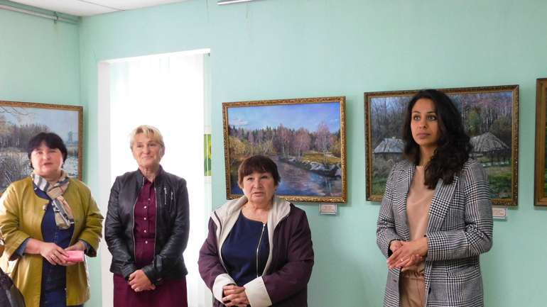 Мешканців Чорнух кличуть на виставку живопису