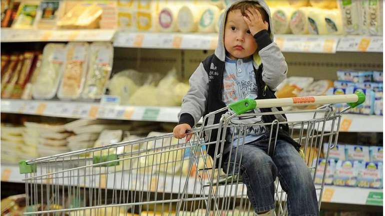 Українці, традиційно, майже половину доходів витратили на їжу – Держстат