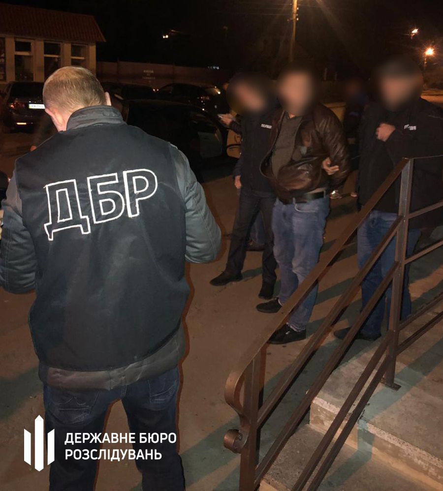 У Житомирській області на торгівлі наркотиків упіймали поліціянта