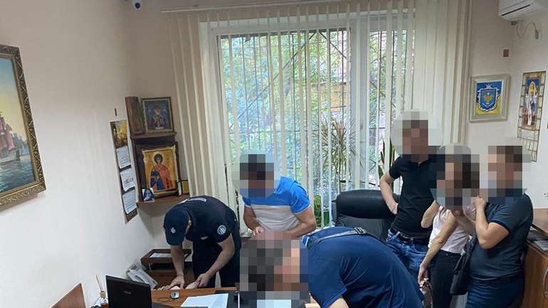Поліціянтів-«сутенерів» затримали в Одеській області