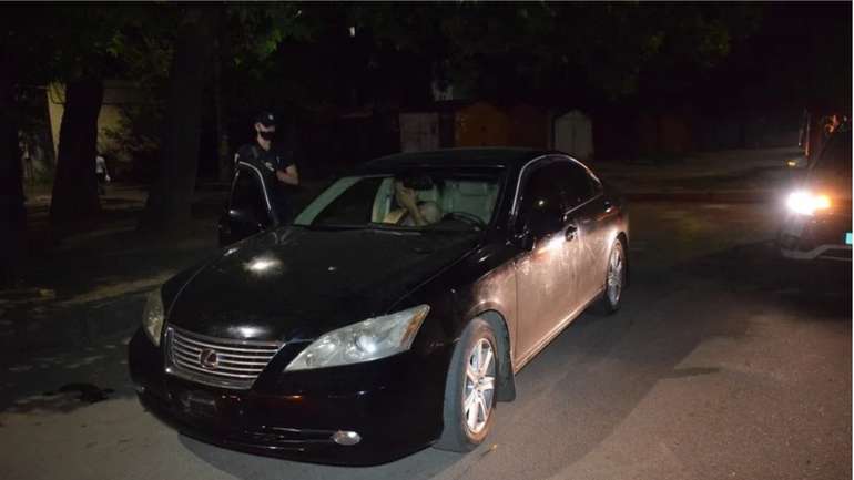 В Миколаїві п’яний водій «Лексуса» вчинив ДТП та тікав від поліції в самих трусах