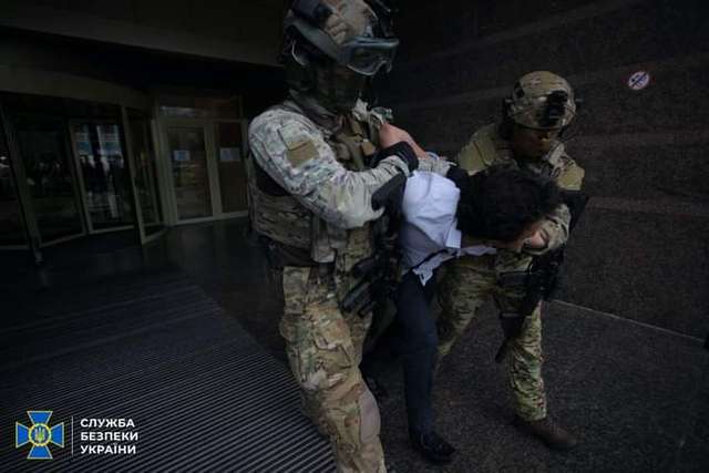 Затримали зловмисника, який захопив відділення банку в Києві_1