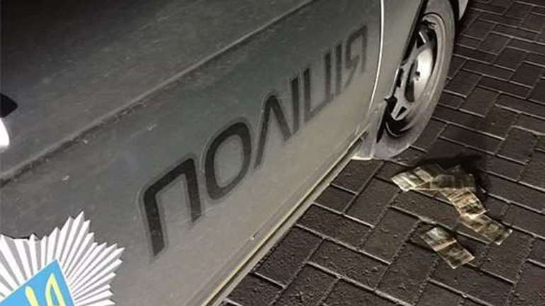 Слідчі ДБР упіймали чергового поліціянта-хабарника, на цей раз — в Одеській області