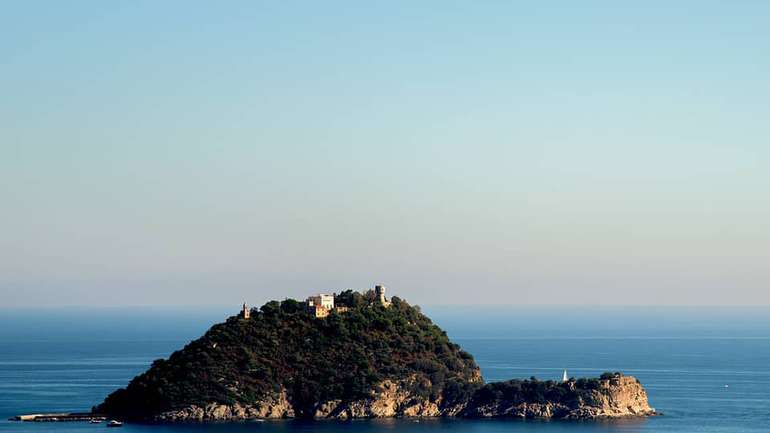 Італійський уряд може скасувати продаж острова сину ексвласника "Мотор Січі" Богуслаєва