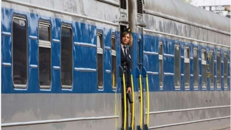 «Укрзалізниця» через посилення карантину тимчасово зупиняє посадку пасажирів на трьох станціях