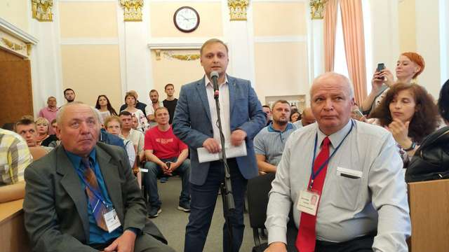 Дмитро Герасименко на Сесії Полтавської міськради (фотографує Наталія Білецька)