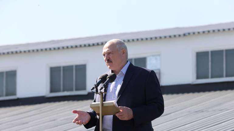Президент Білорусі Олександр Лукашенко приїхав в Гродно на військові навчання