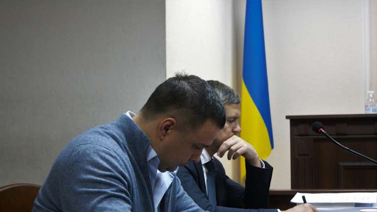 Максим Микитась з адвокатом Олександром Лисаком