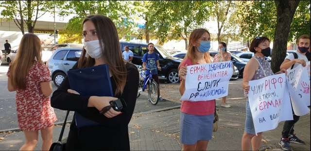 Зеленський в Полтаві: місця в перших рядах біля сцени коштували від 30 до 80 тисяч доларів_6