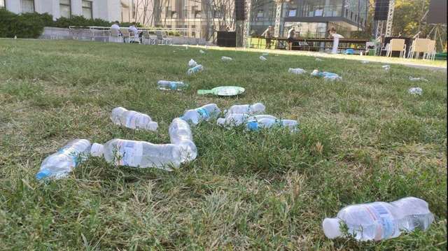Зеленський в Полтаві: місця в перших рядах біля сцени коштували від 30 до 80 тисяч доларів_9