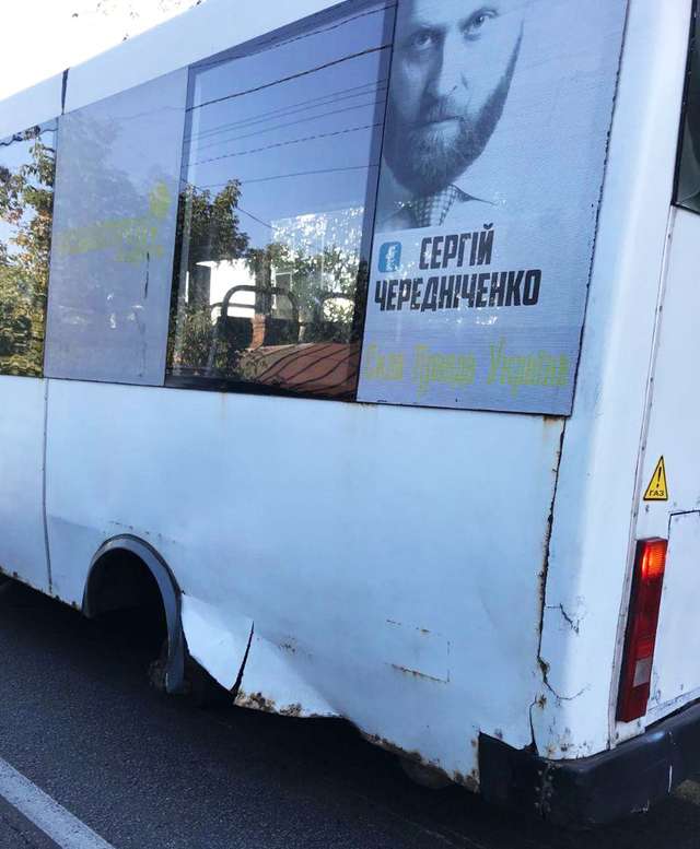 Маршрутні таксі кримінального злодія наражають людей на небезпеку_3