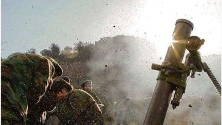 На Донбасі бойовики знову обстріляли українських військових