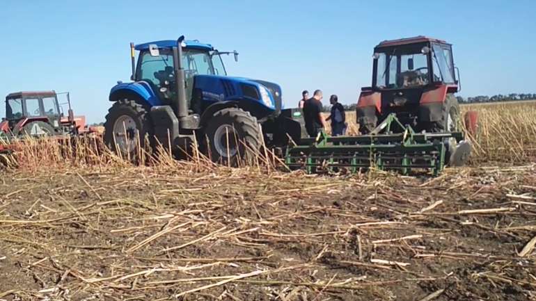 Невдале рейдерство: ДБР завадило поліції «зібрати» врожай соняшнику