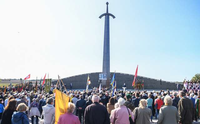 Литовці пам'ятають геройський Чин своїх «лісових братів»_4