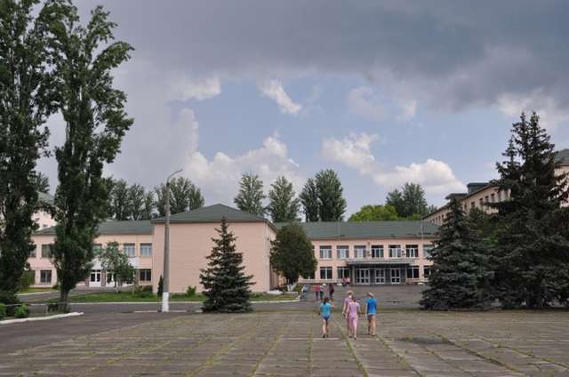 Побиті студенти і ректор у смітнику. Що відбувається в Олімпійському коледжі (репортаж)_11