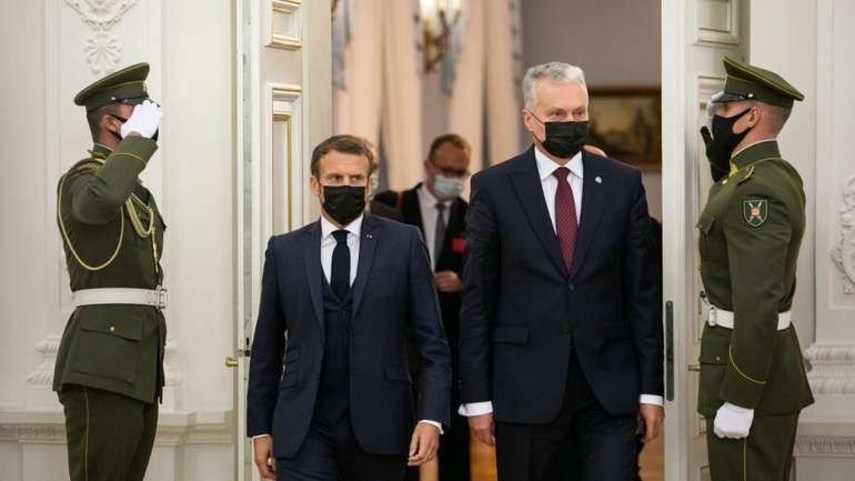 Президент Франції закликав Литву до співпраці з Кремлем