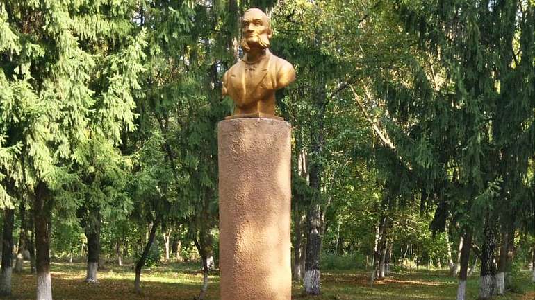 У Семенівському районі оновили парк імені байкаря Глібова