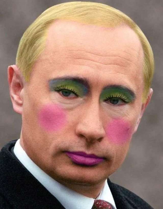 Символізм: Pussy Riot  поздоровили Путіна з днем народження ЛГБТ-прапорами_4