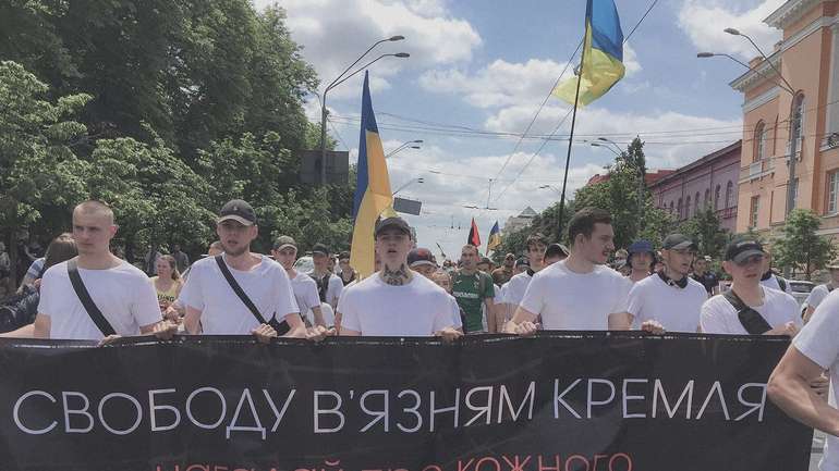 Зеленський має повернути українських бранців Кремля додому — активісти