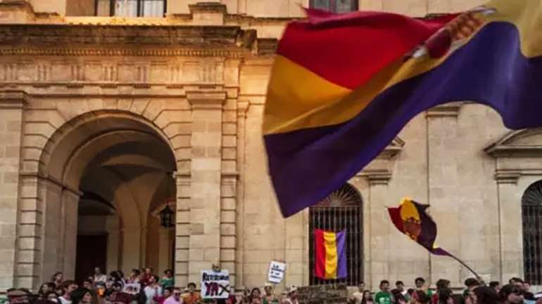 40% іспанців хочуть повалення монархії