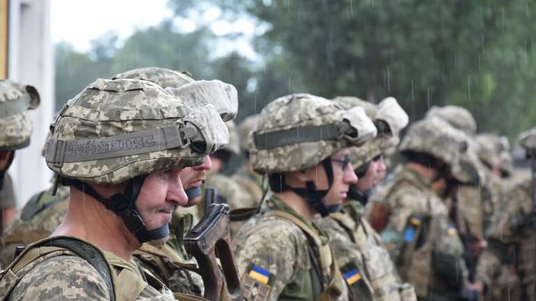 Майже 60% українців готові боронити Україну зі зброєю в руках – соціологія