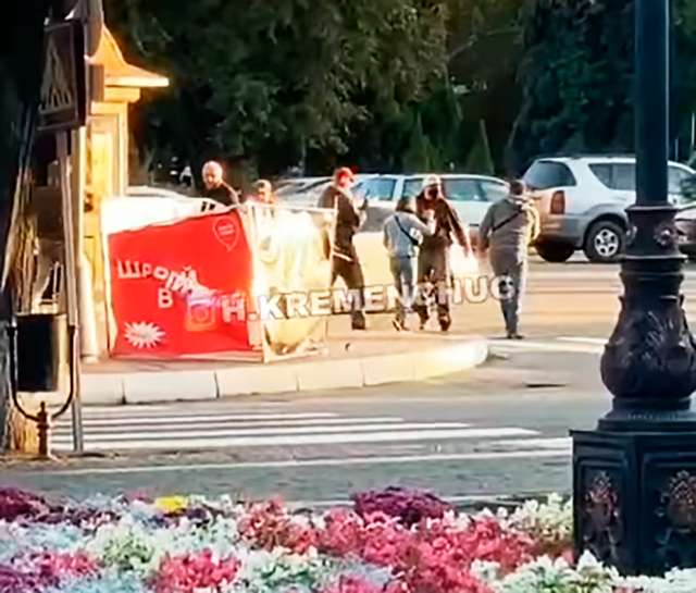 Напад агітаторів Шарія на патріота України