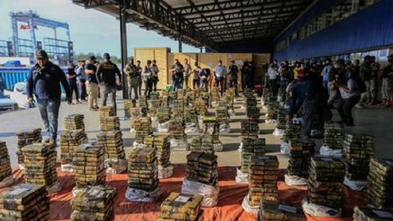 Понад 2 тонни кокаїну, захованого у вугіллі, виявила поліція Парагваю