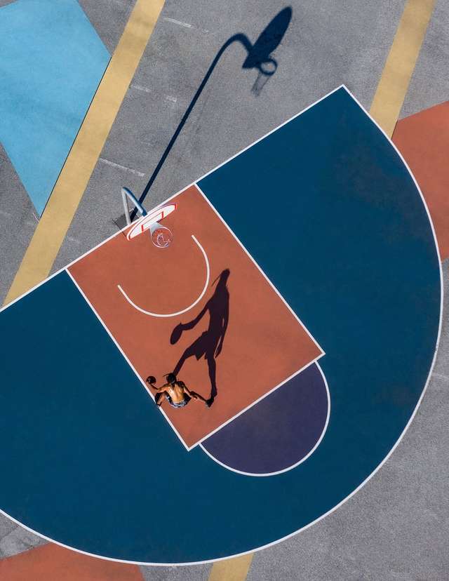 Баскетболіст-одинак (автор Іланна Баркускі)