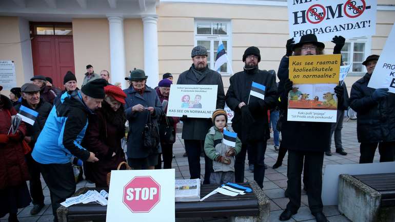 В Естонії активізувалися місцеві соросята