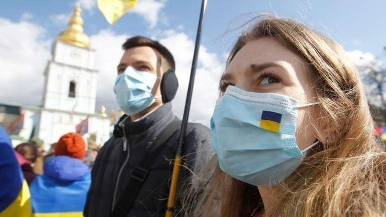 Близько 60% українців проти повернення жорсткого карантину – опитування