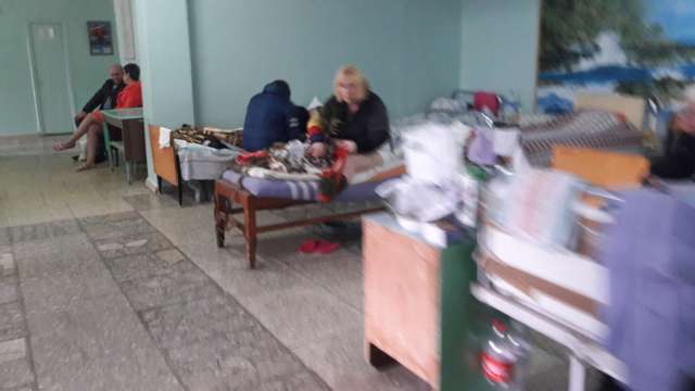 Хворі на COVID-19 у коридорі однієї з лікарень Києва