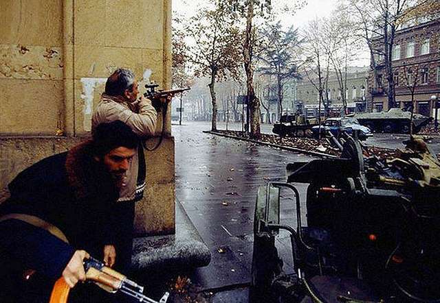 Загін звіадістів у середмісті Тбілісі (1992 рік)