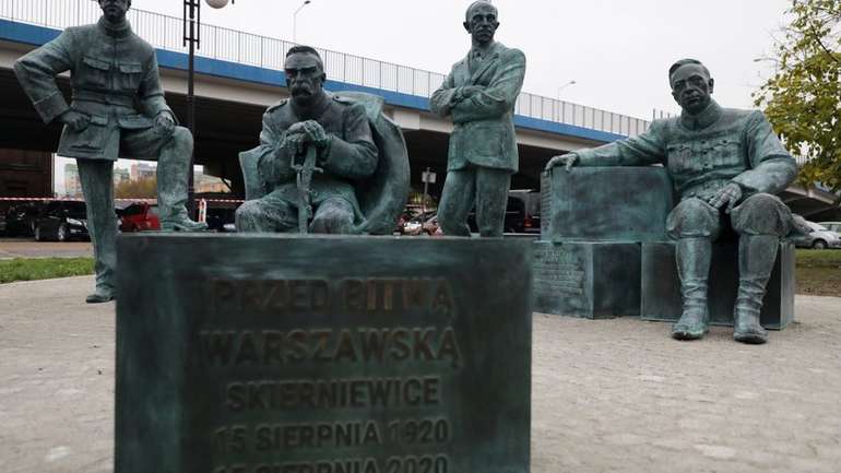 У Польщі відкрили пам'ятник уродженцю Полтавщини отаману Симону Петлюрі