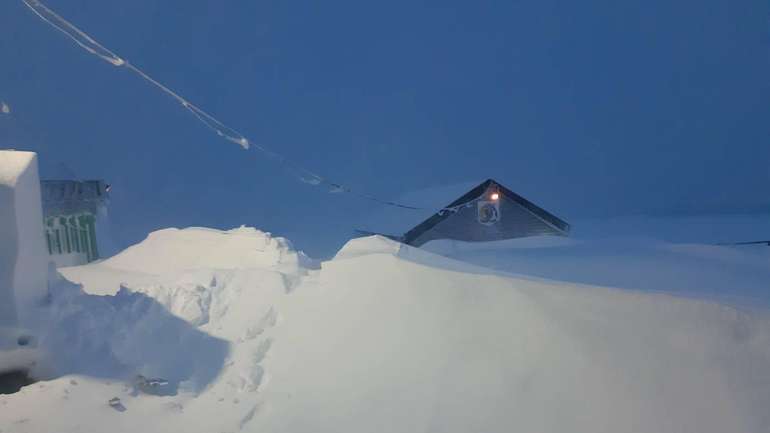 Українська антарктична станція «Академік Вернадський» опинилася під снігом