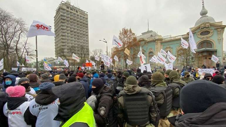 Акція руху SaveФОП: підприємці знову проривалися в Раду, силовики жорстко протидіяли