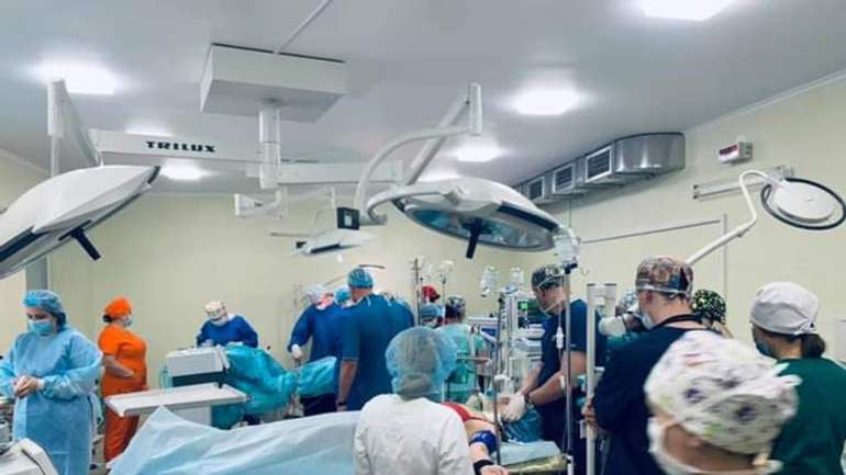 Чотири трансплантації за одну добу