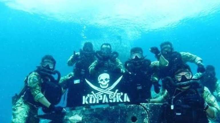 Військові підводники Індонезії провели навчання в Яванському морі