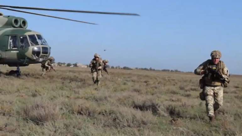 Авіація та ДШВ на “кримському” напрямку відпрацювали знищення морського десанту противника