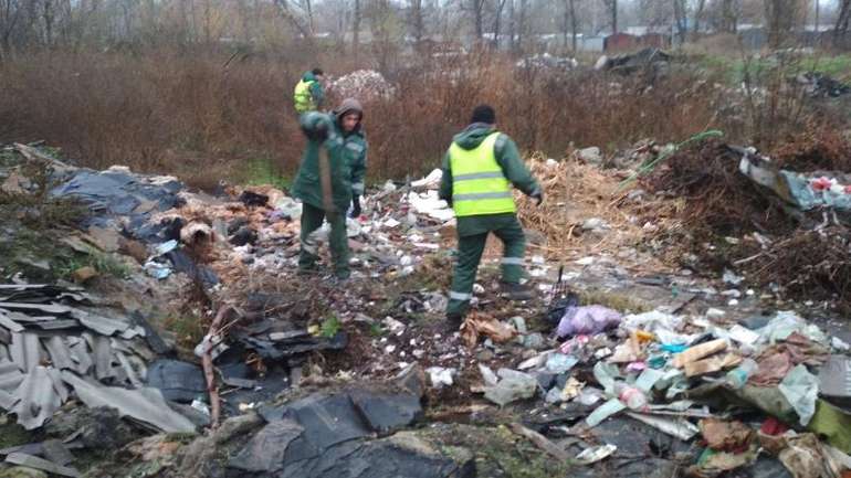 Комунальники Кременчука скаржаться на безвідповідальних містян