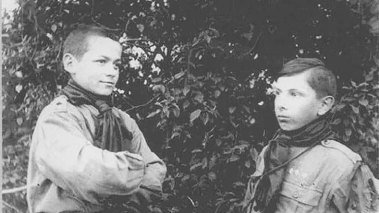 Пластун Степан Бандера (праворуч), 1923 рік