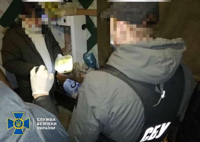На Черкащині викрито нарколабораторію з виробництва амфетаміну на мільйони гривень_1