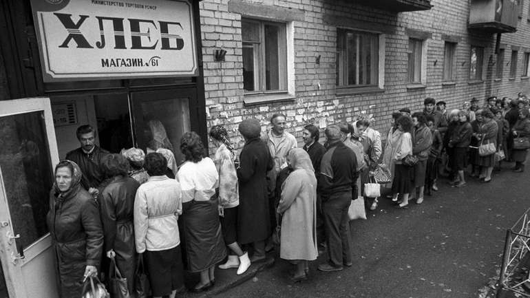 В'ятрович анонсував книгу про союз совєтських речей, окупацію, пломбір, та “щасливе життя” в совку