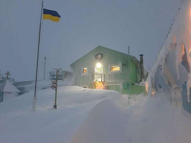 Українці в Антарктиді святкують Новий рік у розпал літа_2