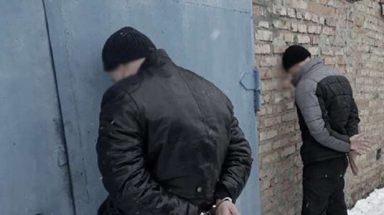 Пару серійних крадіїв викрили у Дніпропетровській області