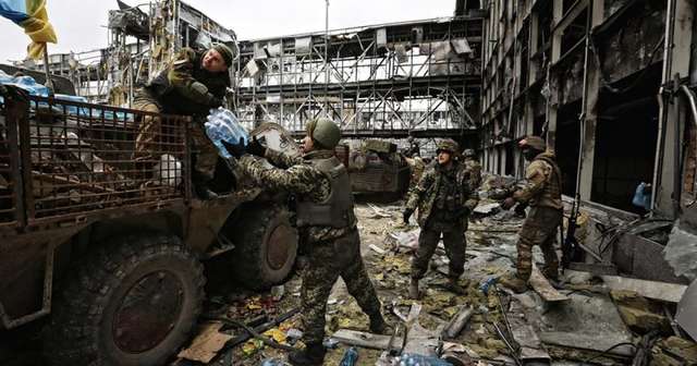 Вшануймо Чин українських кіборгів, які 242 дні обороняли ДАП_6