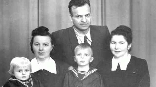 Протестуючи проти русифікації, 21 січня 1978 року біля могили Шевченка спалив себе Олекса Гірник_5