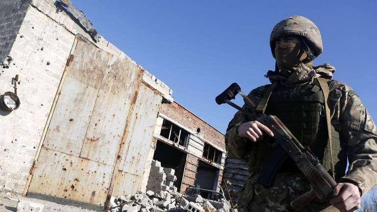 Бойовики обстріляли українських військових в районі Авдіївки та Мар'їнки